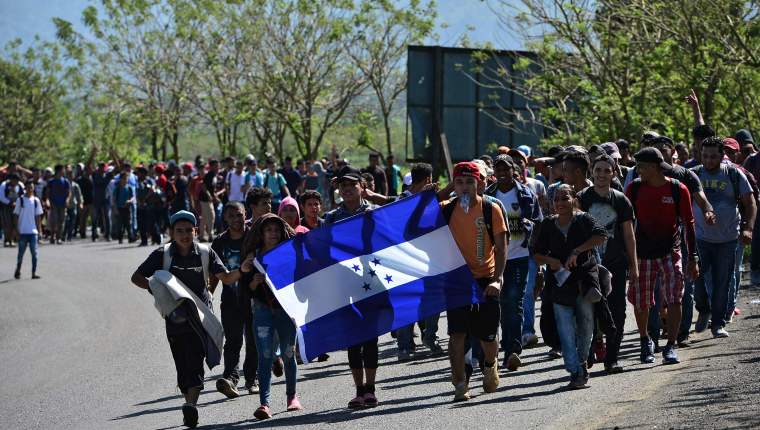 Solo cambios en la situación del país pueden frenar caravanas migrantes, según economista