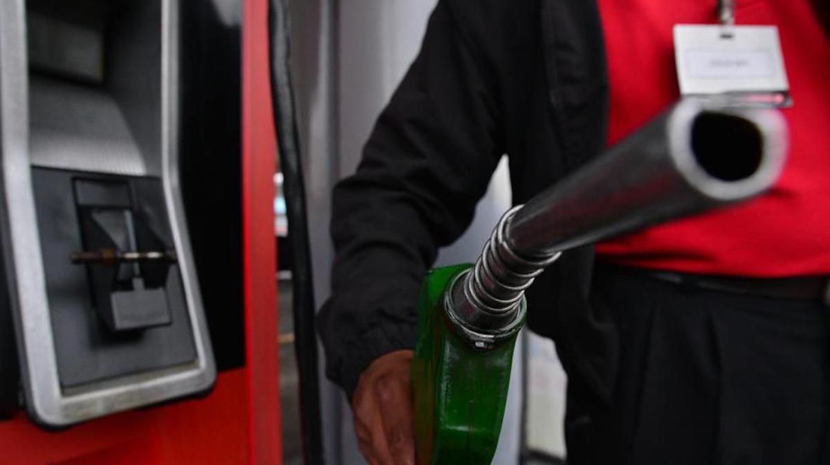 Tendencia en la baja al precio de los combustibles continuará abril y mayo