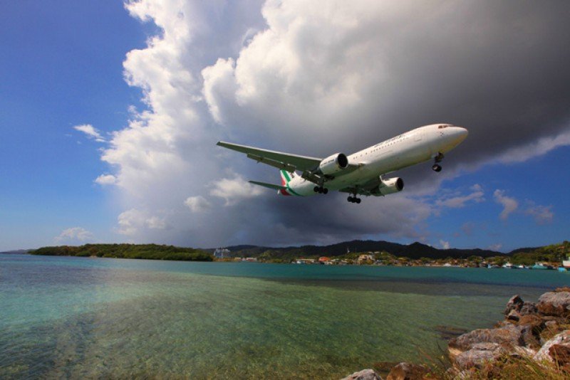 Habrá más vuelos entre Belice y Roatán para reactivar el turismo interno