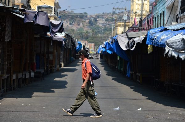 Crecimiento económico de Honduras está lejos del desarrollo necesario, según economista