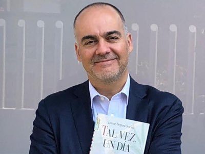 Escritor español Jaume Segura visita Gracias, Lempira para importante conversatorio