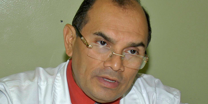 «Opacan la donación de El Salvador con la noticia del cólera» asegura el doctor Denis Chirinos