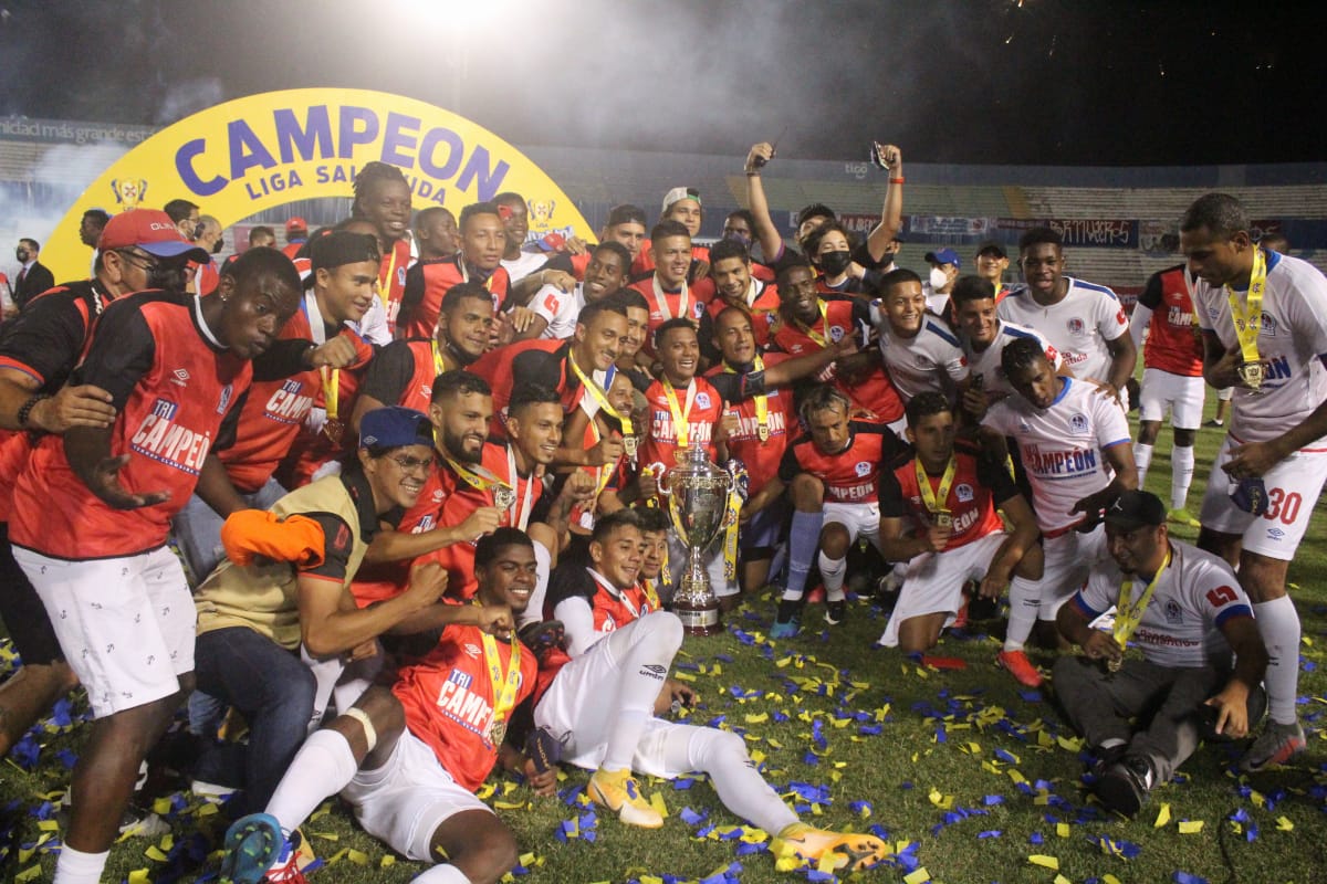 Olimpia sigue haciendo historia y se proclama tricampeón del fútbol hondureño