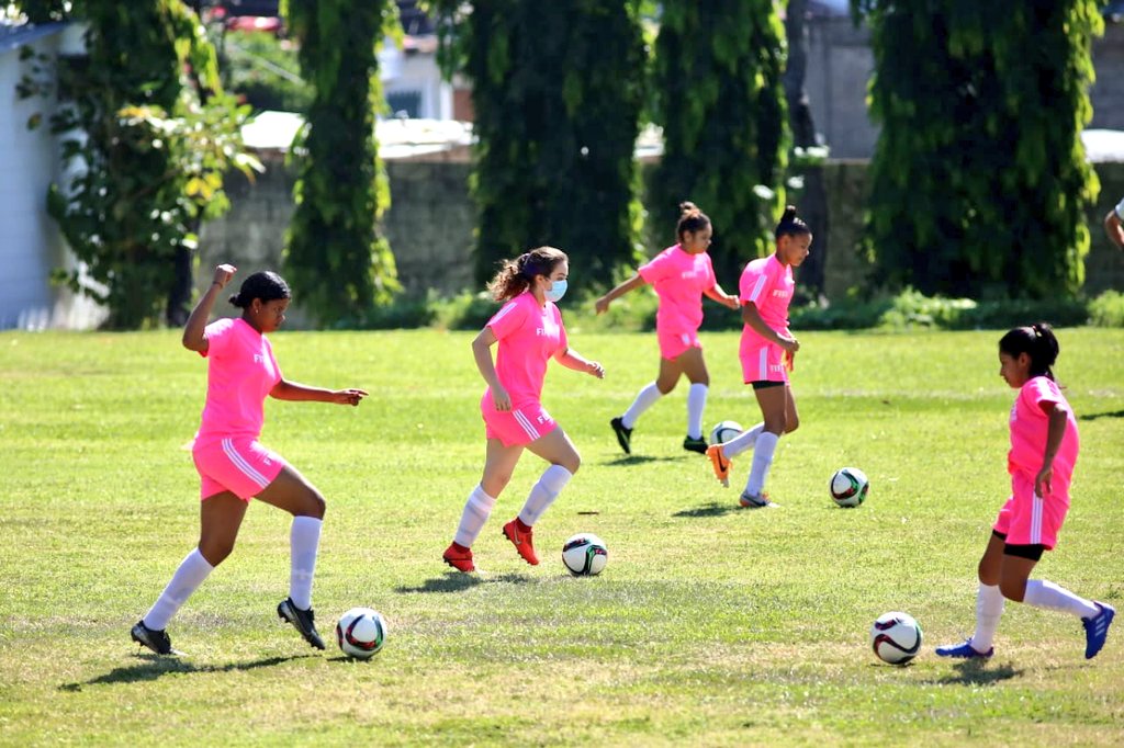 Resurge el futbol femenino en Honduras; anuncian Liga y nuevo técnico de la Selección