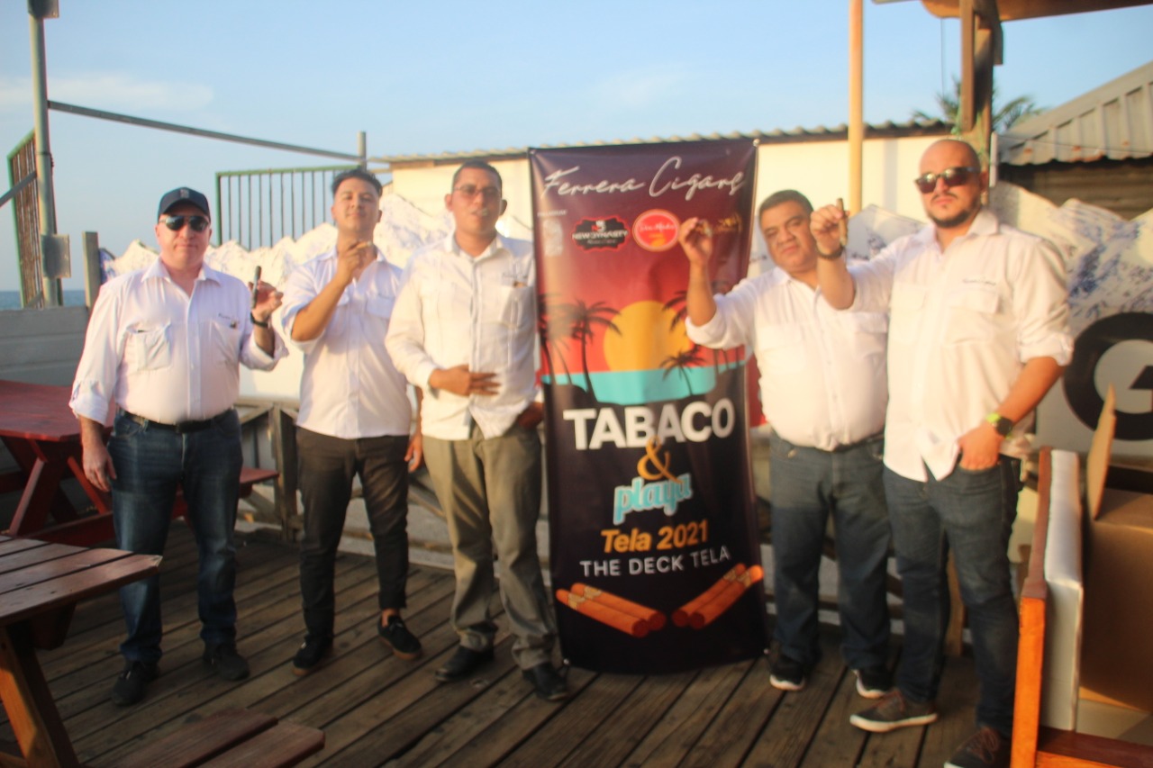 Ferrera Cigars deleita el «Tabaco y Playa Tela 2021», en The Deck