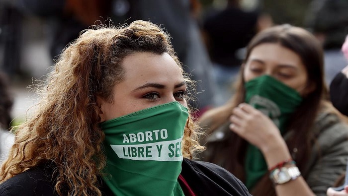 Diputados salvadoreños archivan proyecto sobre despenalización del aborto