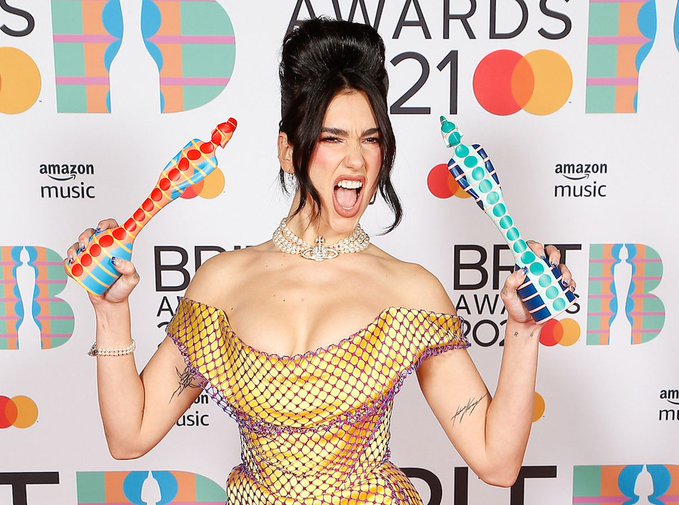 Dua Lipa fue la más premiada en unos «BRIT Awards 2021» muy feministas