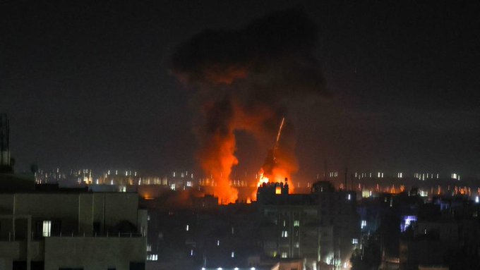 Estrenando un nuevo gobierno, Israel vuelve a atacar Gaza y viola el alto el fuego