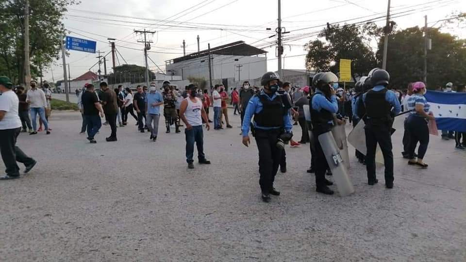 Policía investigará uso desproporcionado de la fuerza en manifestación en Chamelecón