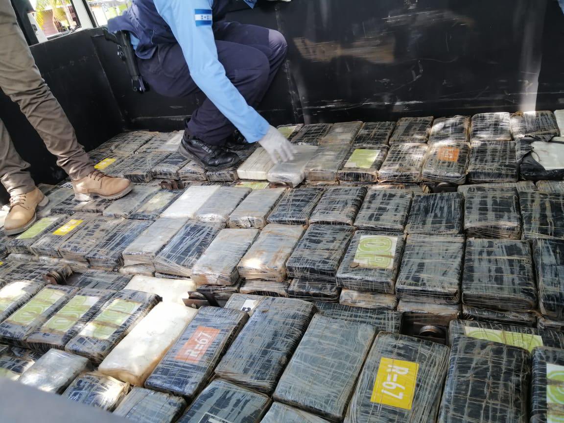 Decomisan 16 fardos de cocaína en Colón