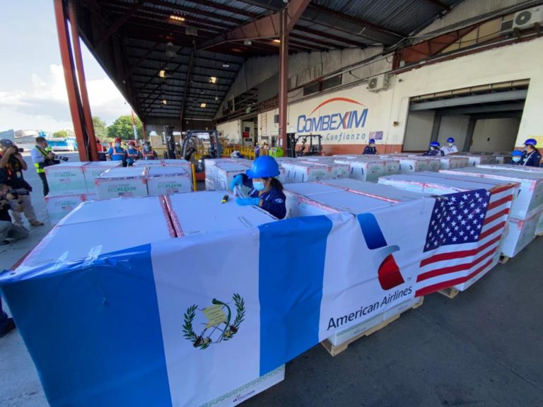 Guatemala recibe segunda donación de 3 millones de dosis Moderna por EE.UU.
