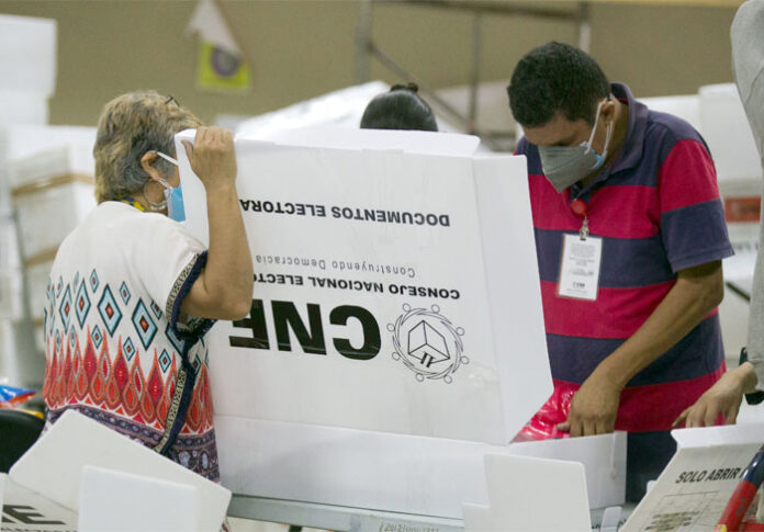 CNE reitera que resultados presidenciales se darán tres horas después del cierre
