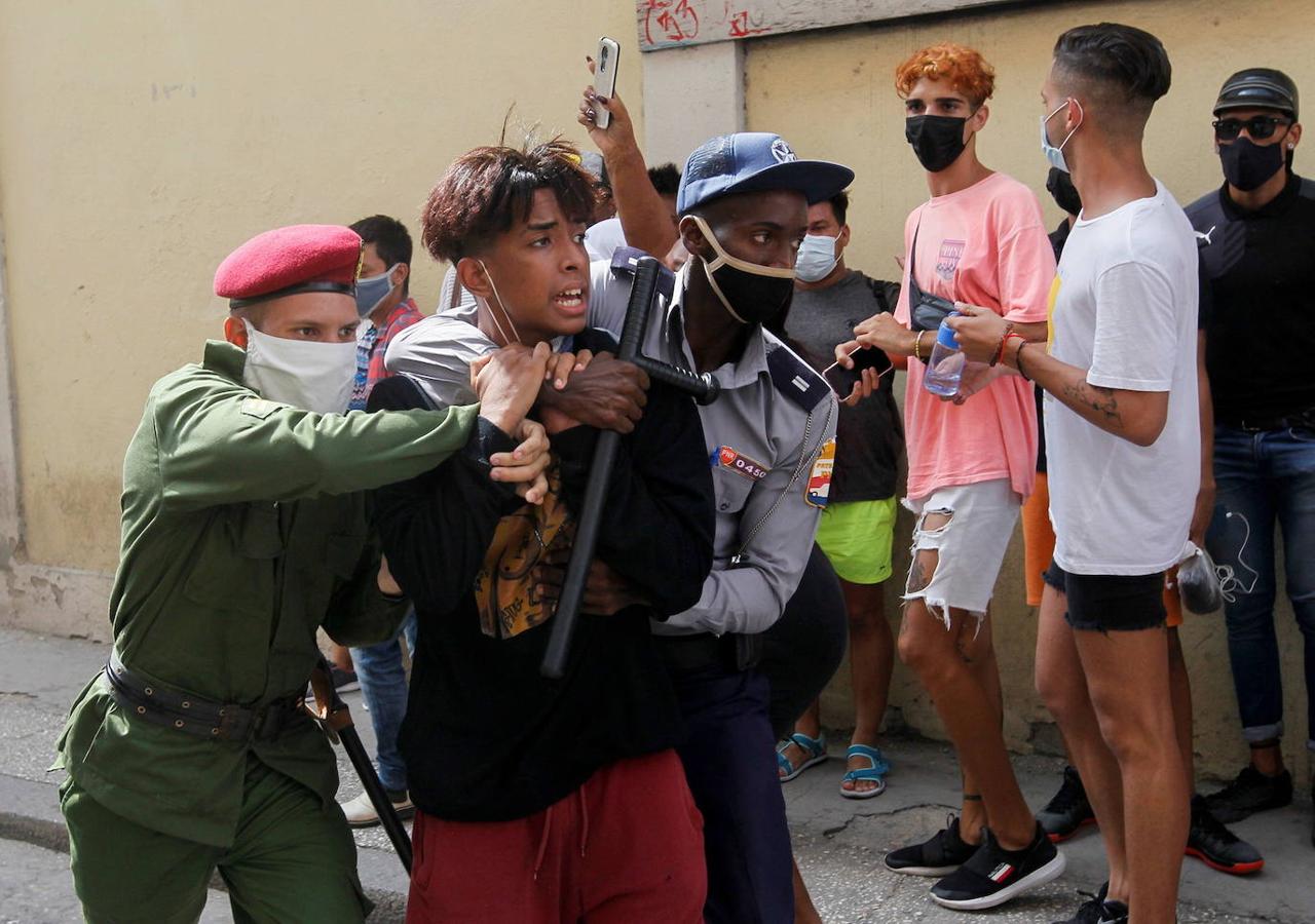 Estiman en más de 5 mil los detenidos tras las masivas protestas contra el régimen en Cuba