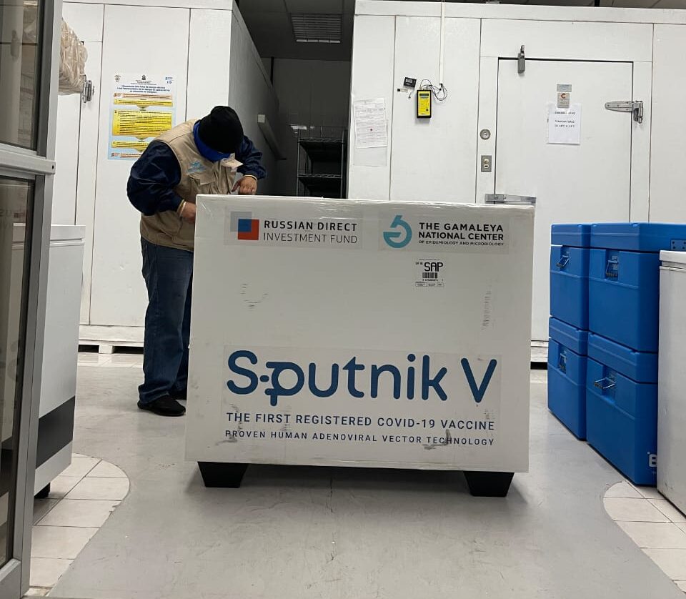 Sputnik V es altamente eficaz contra la variante ómicron del coronavirus, según Putin