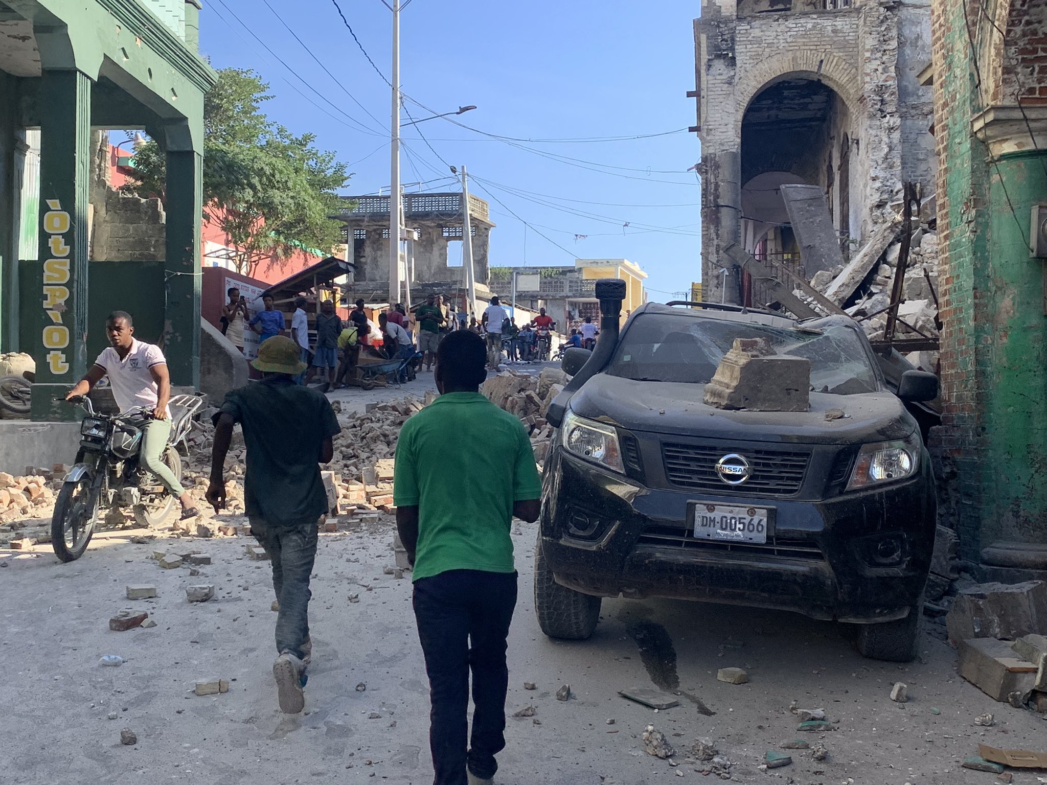 Terremoto en Haití ya deja más de mil 200 muertos y cerca de 6 mil heridos
