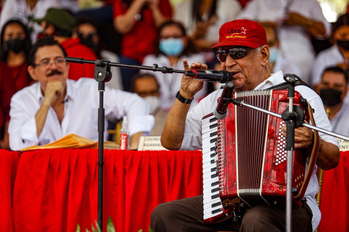 Fallece por COVID-19 el reconocido cantautor hondureño Macario Mejía