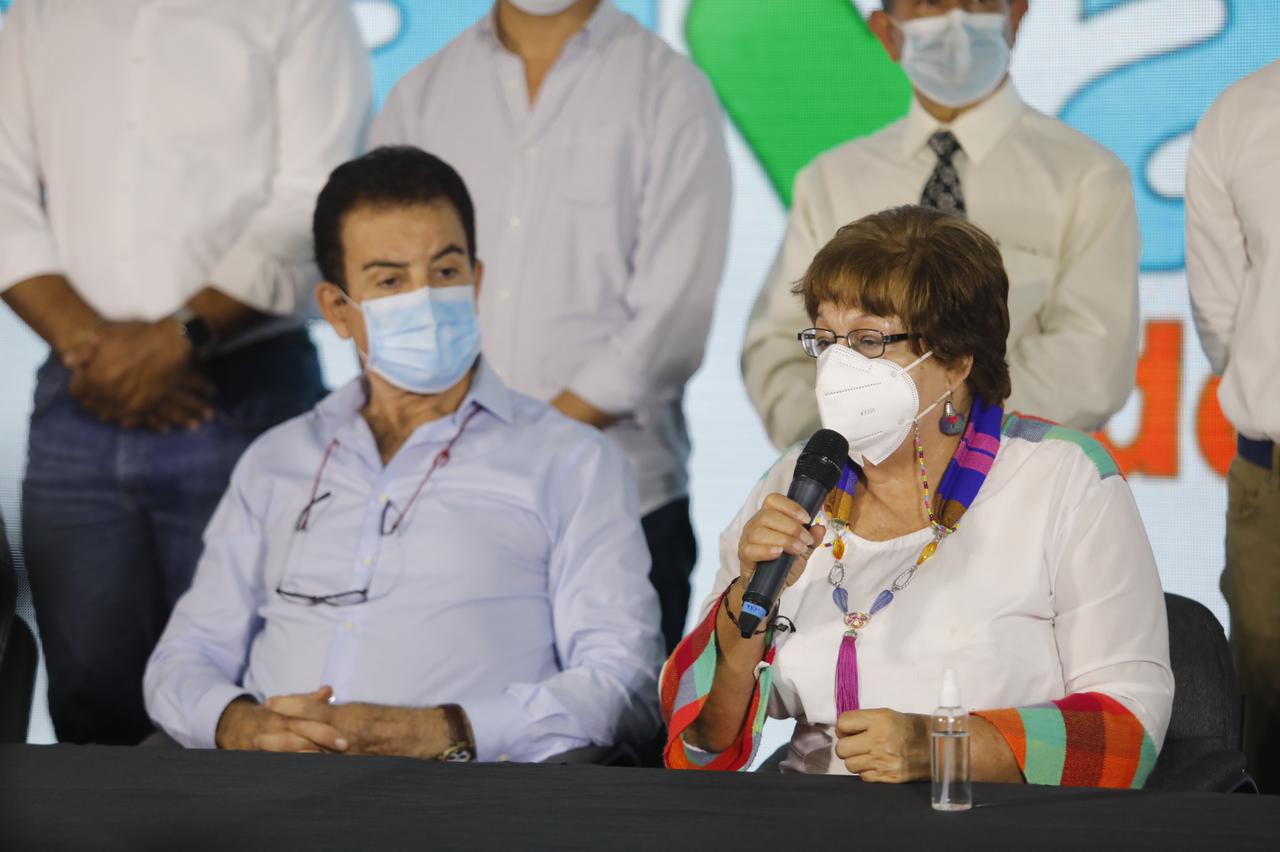 Nasralla y Doris Gutiérrez deben renunciar a UNOH para comenzar impresión de papeletas