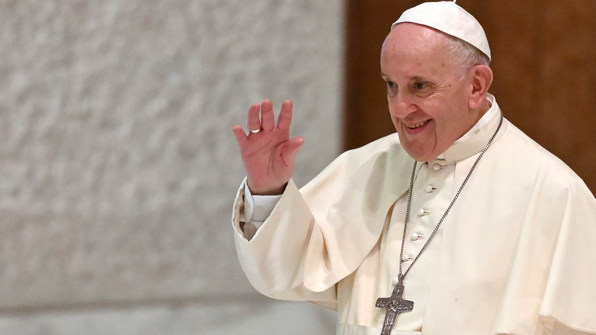 Papa aporta de sus fondos personales 200 mil euros para afectados por sismo en Haití