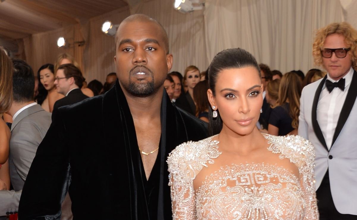 Kanye West confiesa que le fue infiel a Kim Kardashian