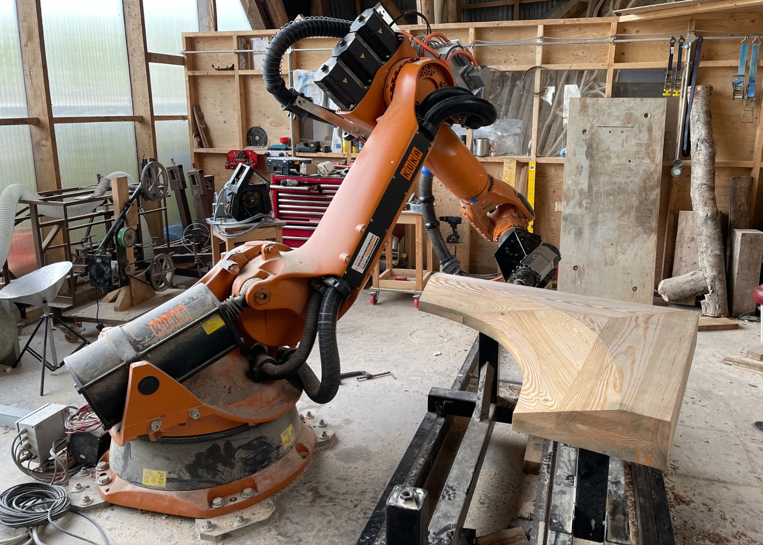 Fabrica de carpintería de alta tecnología será instalada en ZEDE de Roatán