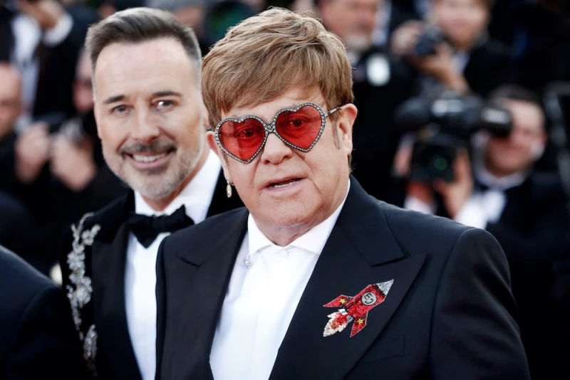 Elton John será operado de emergencia de la cadera tras fuerte caída