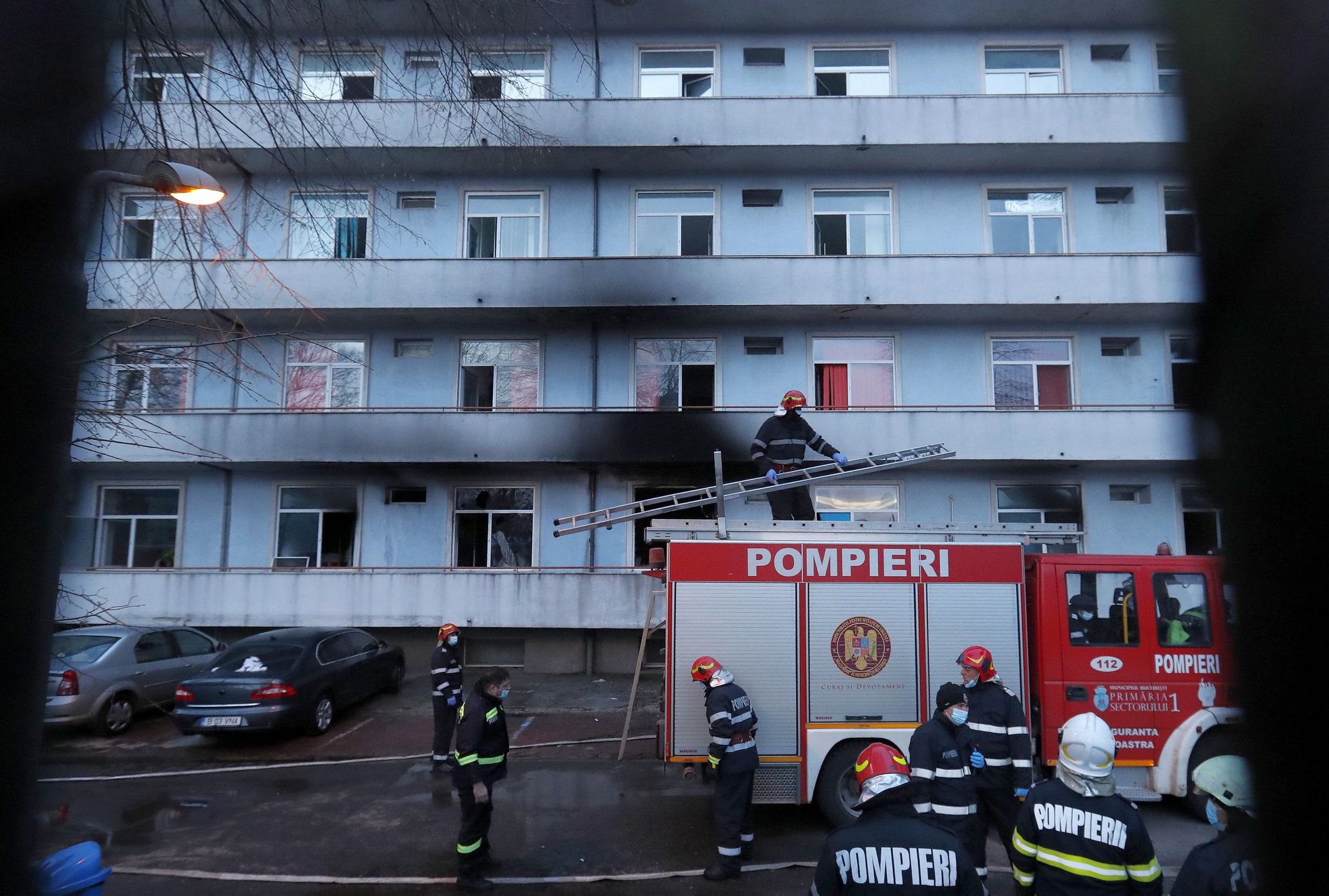 Incendio en un hospital de Rumania deja al menos 7 muertos