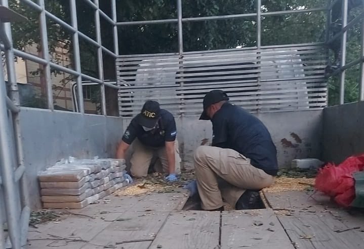 Incautan más de 100 kilos de cocaína escondidos en un camión en Yoro