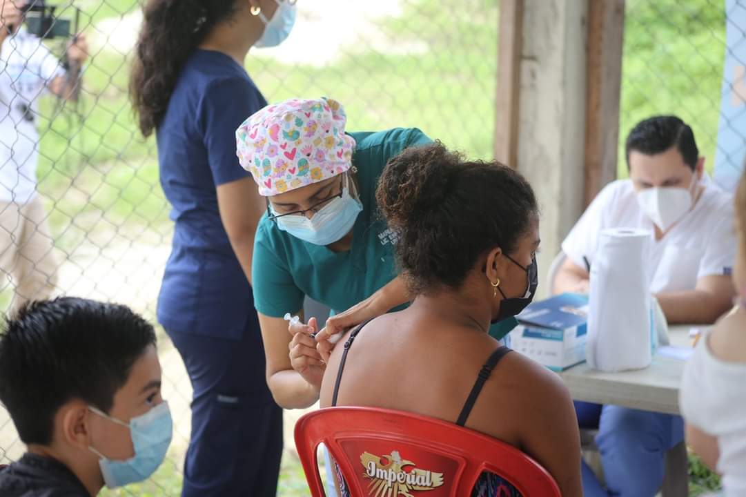 Salud prioriza vacunación de habitantes de bordos y colonias remotas de SPS