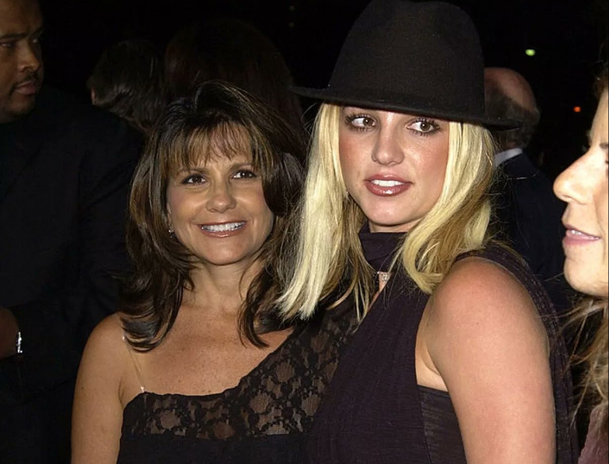 Mamá de Britney le pide más de 650 mil dólares por gastos en abogados