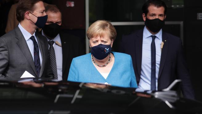 Merkel, partidaria de restringir contactos ante la cuarta ola de Covid