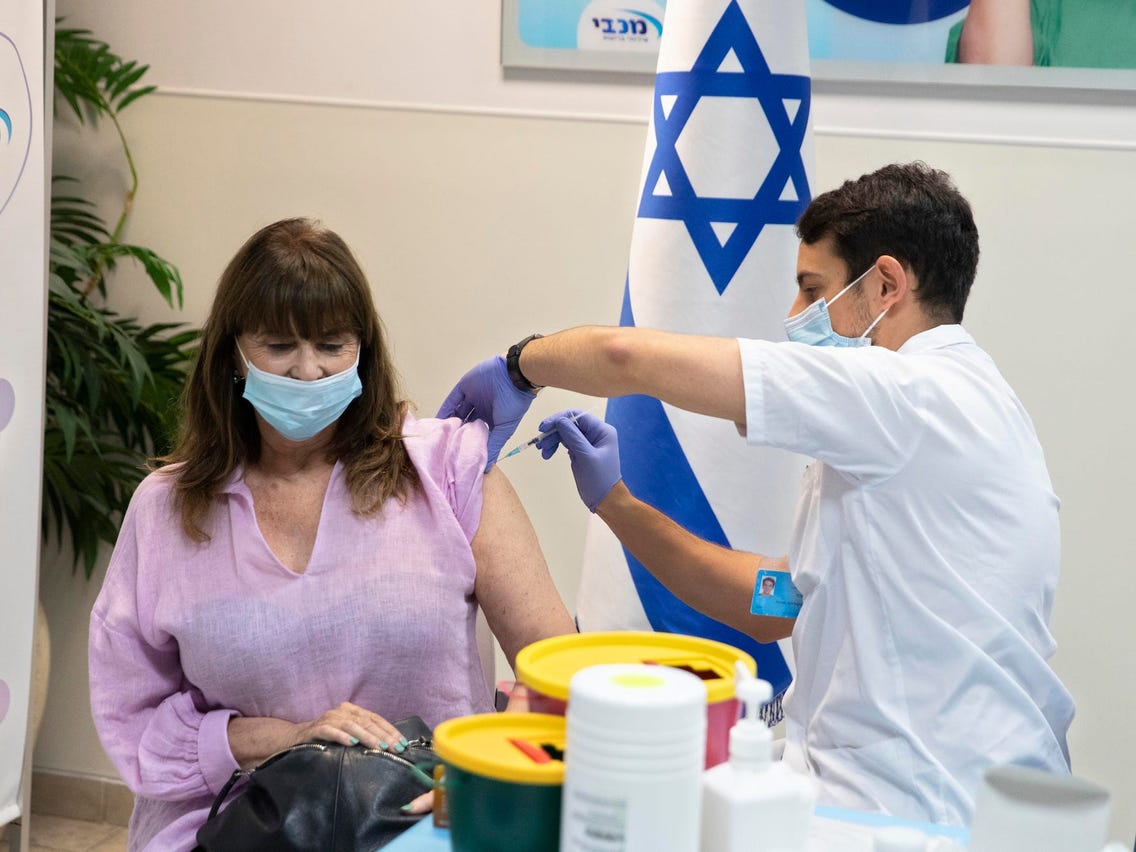 Israel anuncia cuarta dosis contra covid-19 para mayores de 60 años