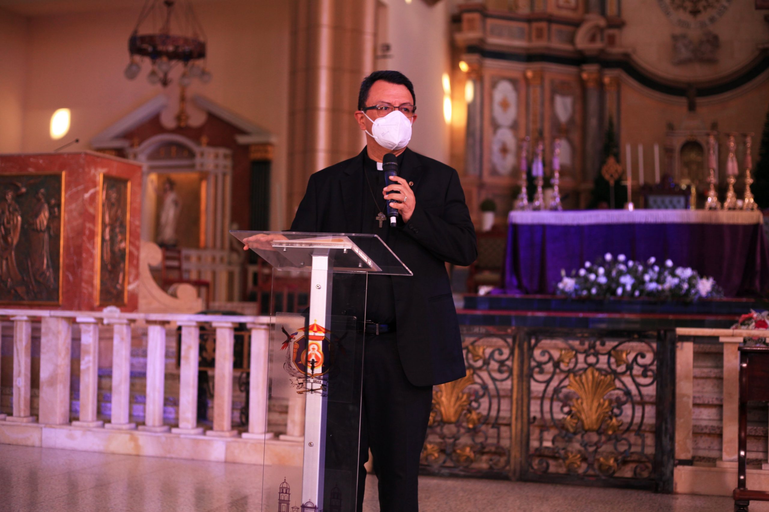 “Honduras tiene problemas muy serios y para resolverlos necesita personas serias”: padre López