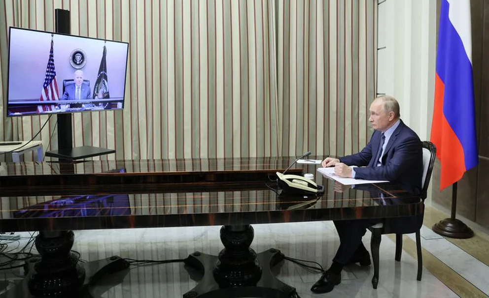 Biden y Putin dialogarán por teléfono en medio de la tensión por la militarización de la frontera de Ucrania