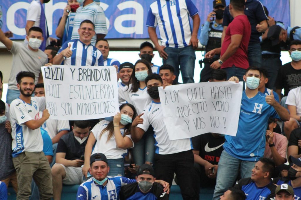 Honduras seguirá jugando con publico los partidos eliminatorios en casa
