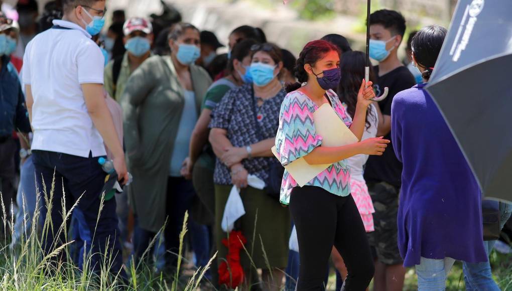 Médicos consideran que es momento de dejar en manos de nuevo gobierno el manejo de la pandemia