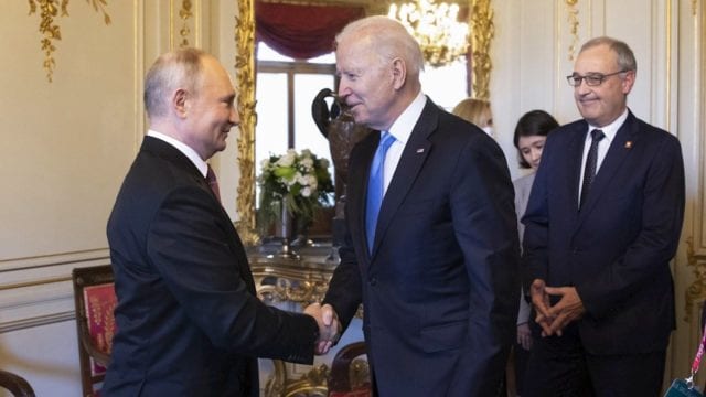 Putin dice a Biden que Rusia actuará para garantizar su seguridad del mismo modo que haría EE.UU.
