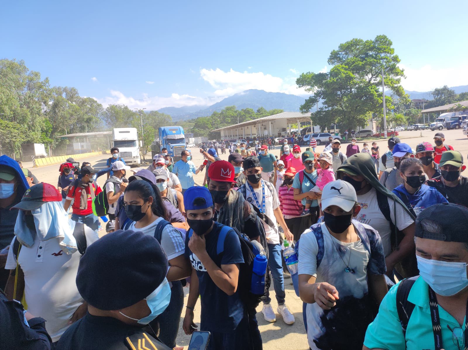 Guatemala continúa con detención de migrantes que avanzan en pequeños grupos