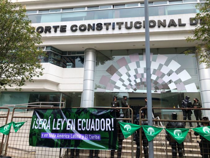 Buscan aprobar ley de aborto en Ecuador, se votará dentro de ocho días