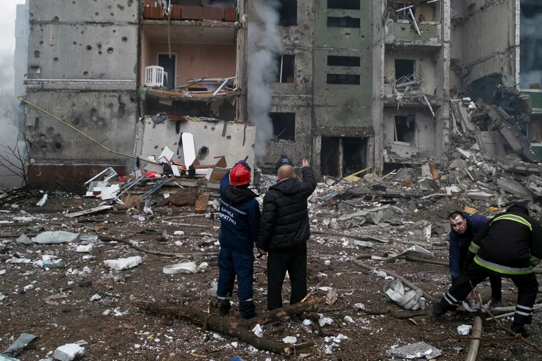 Ucrania y Rusia acordaron un alto el fuego temporal para corredores humanitarios