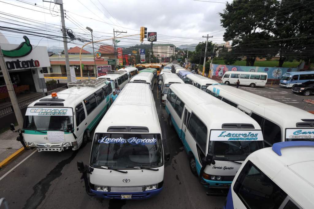 Cobro de extorsión vuelve a paralizar el transporte en Tegucigalpa