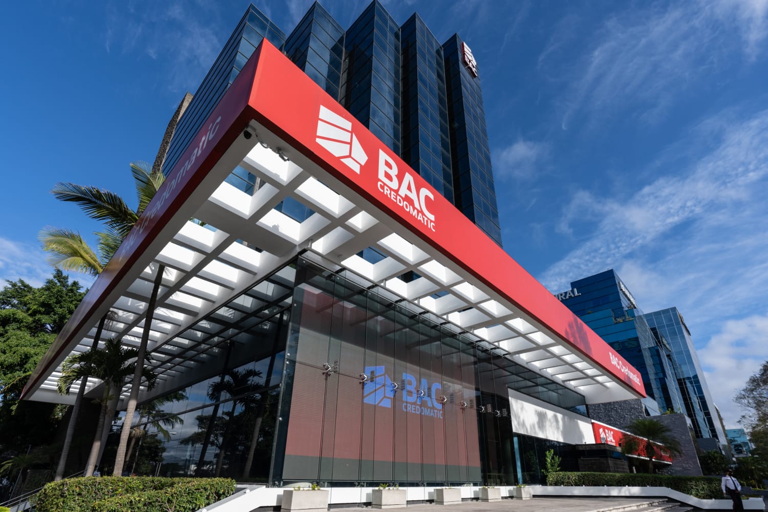 S&P mejoró la calificación de BAC International Bank (BIB) a grado de inversión