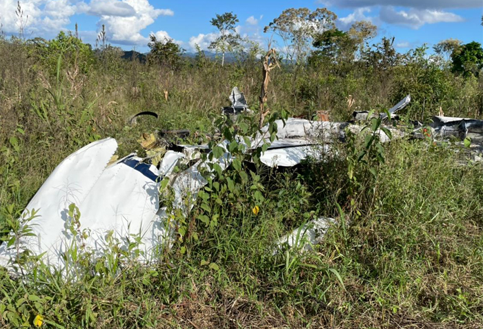 Hallan restos de avioneta y destruyen dos narcopistas en Olancho