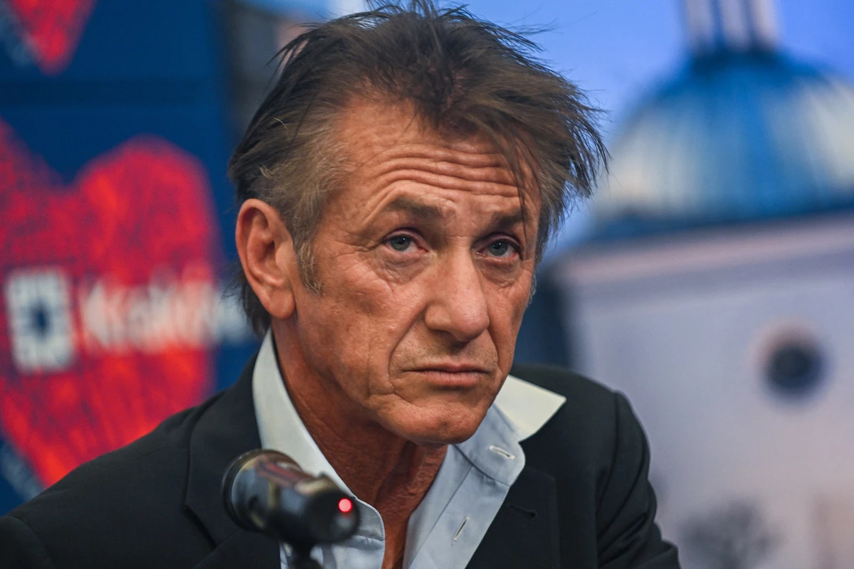 Sean Penn quiere regresar a Ucrania para luchar contra Rusia