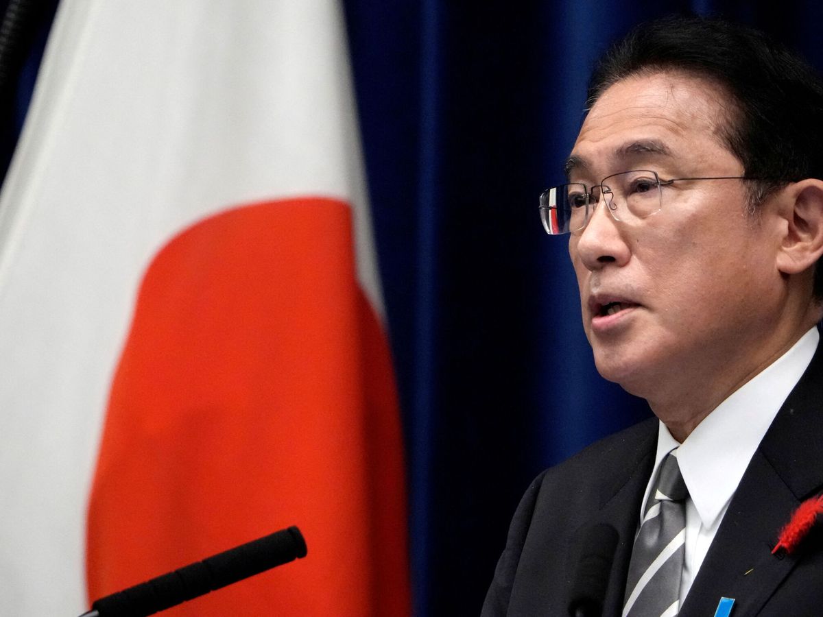 Japón expulsará a ocho diplomáticos rusos por los crímenes de guerra en Ucrania