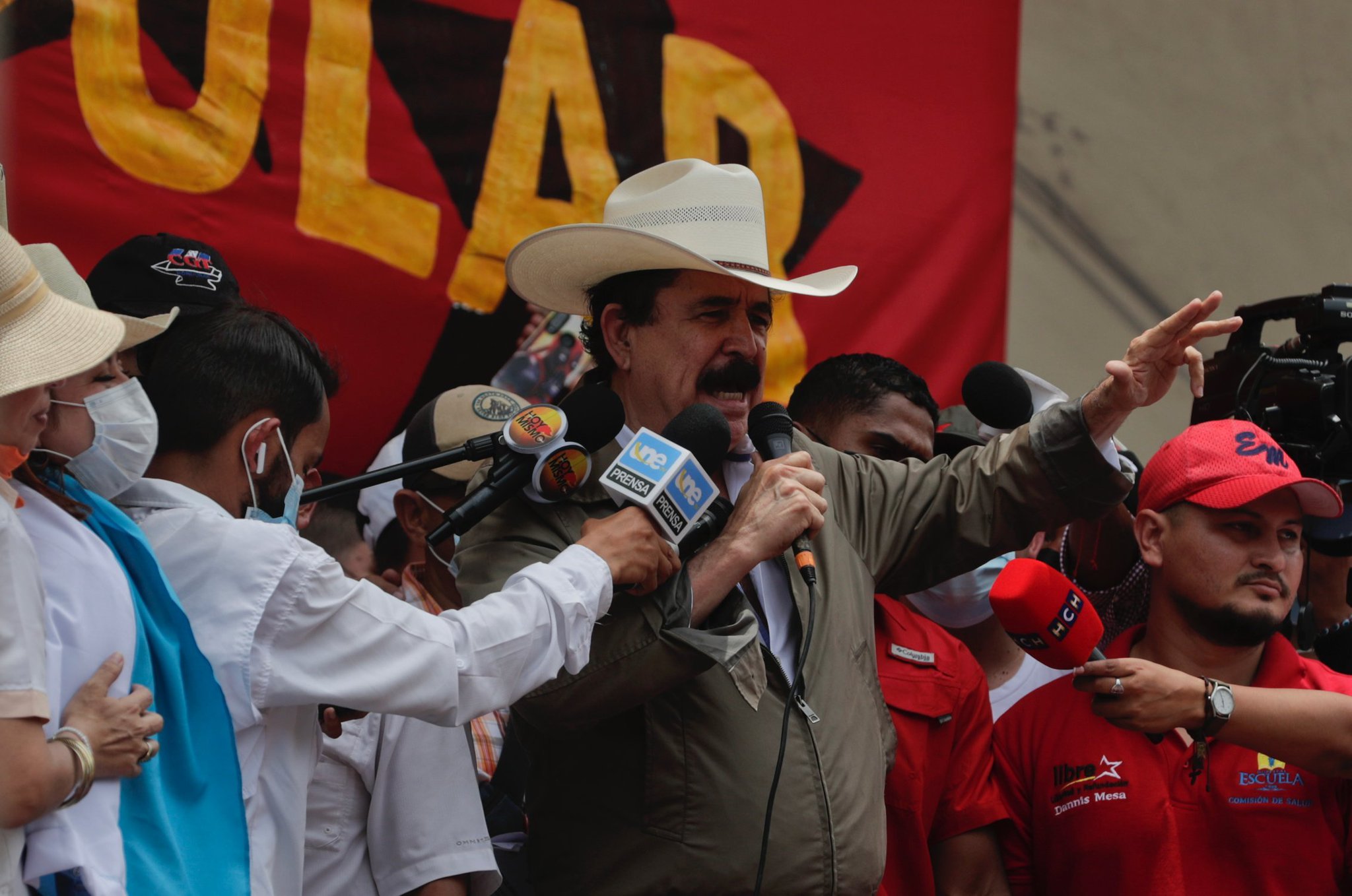 “Se llevaron la cabeza del cártel, pero el cártel sigue en Honduras”: Mel Zelaya