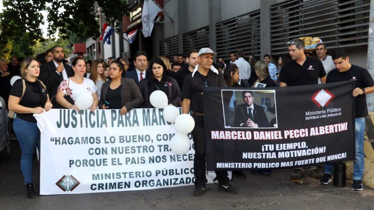 Paraguayos marchan en honor del fiscal asesinado Marcelo Pecci