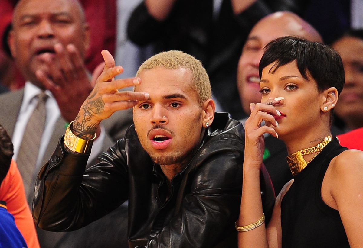 Rihanna recibe felicitación de su ex Chris Brown tras dar a luz