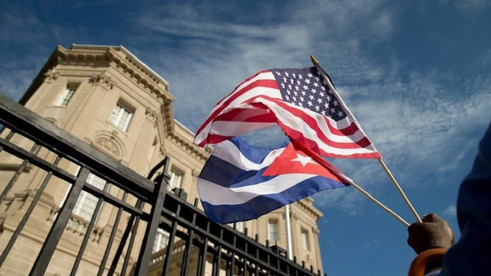 Biden invitará a Cuba a Cumbre de las Américas, según senador