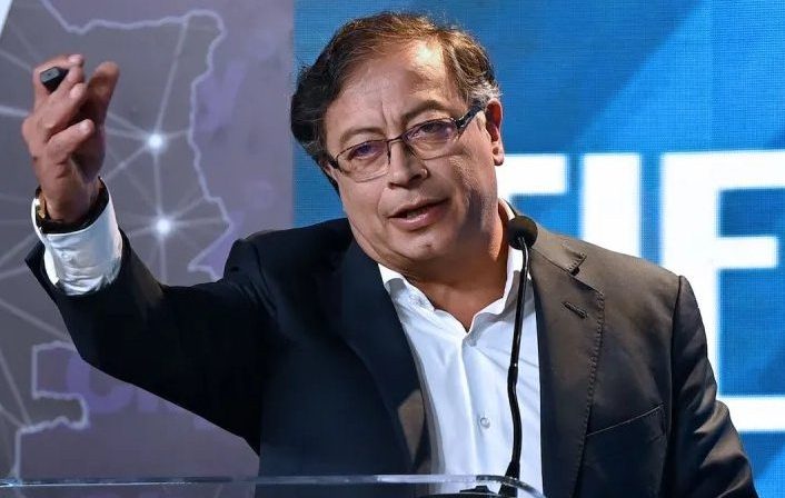Petro abre un inesperado debate en Colombia con su propuesta de una asamblea constituyente