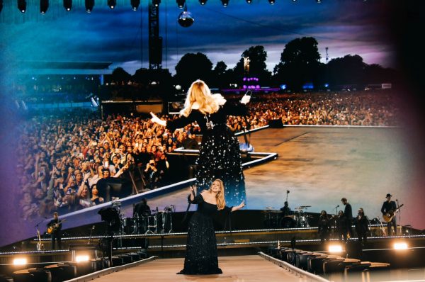 Adele regresó a los escenarios tras cinco años de ausencia